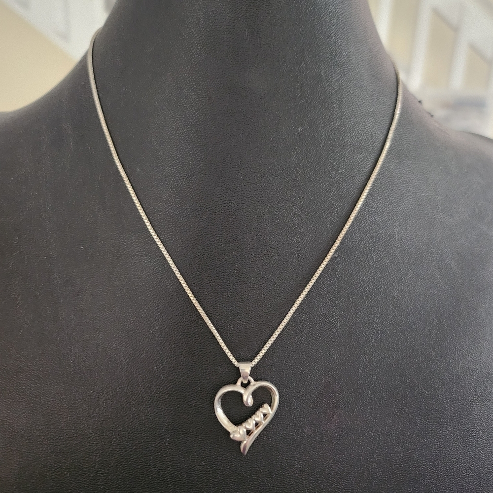 925 sterling silver necklace with heart pendant